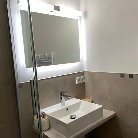 Lord Nelson 211 아파트